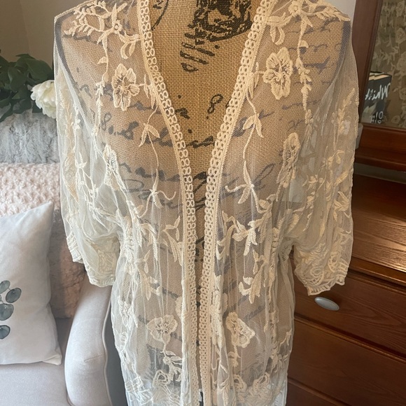 American Rag ladies 3/4 length sleeve lace kimono. NWOT - Picture 4 of 7
